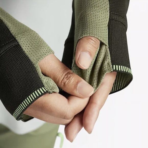 NWT Nike ISPA Long Sleeve Top Small - Picture 15 of 16